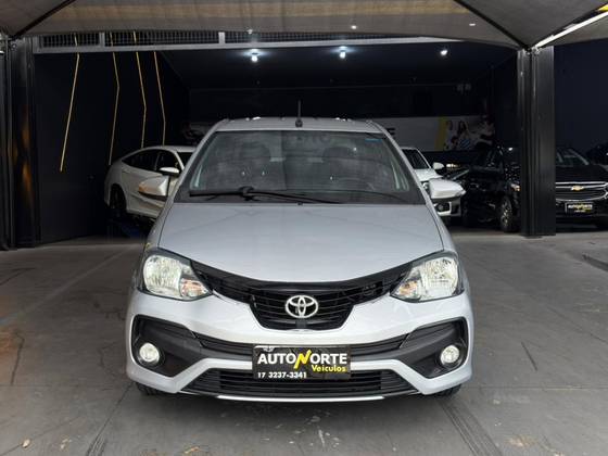 TOYOTA ETIOS 1.5 PLATINUM SEDAN 16V FLEX 4P AUTOMÁTICO